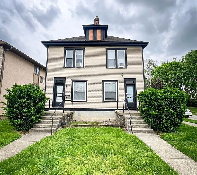 81 E Norwich Ave