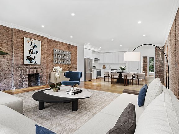 3rd image of 330 W 46th St APT 3