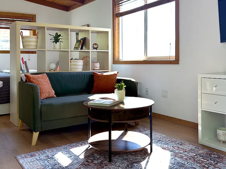 4548 Poe Ave #B — Photo 6