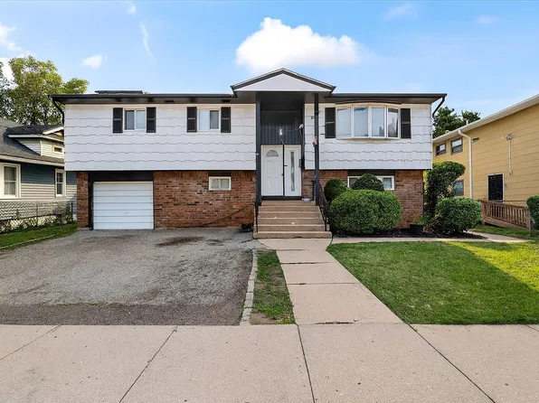 22 Hudson Place, Hempstead, NY 11550