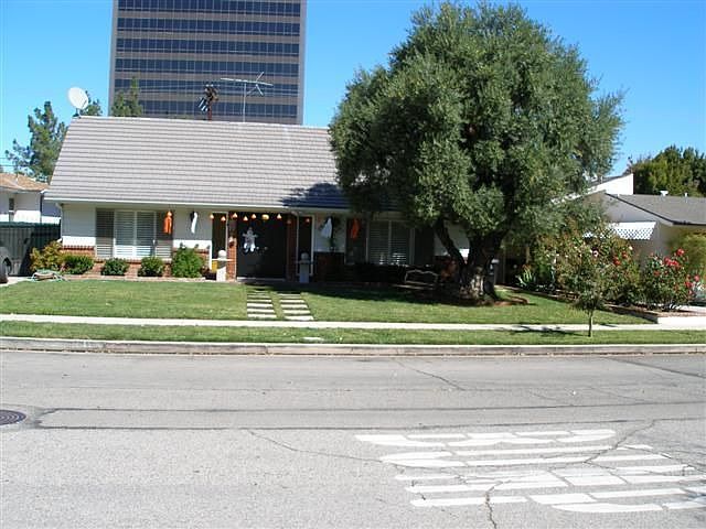1st image of 21027 Costanso St