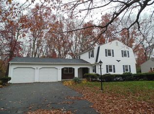 28 Sheffield Ave, Longmeadow, MA 01106