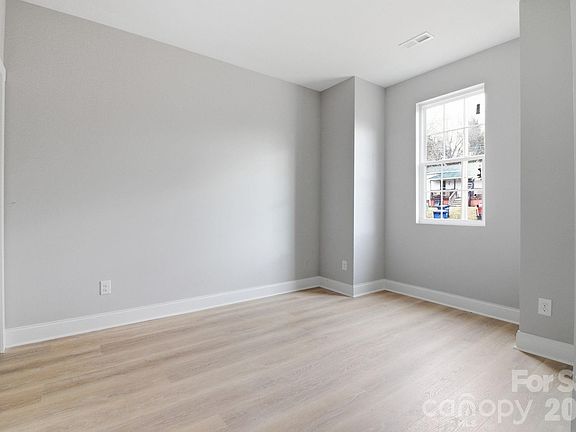 3rd image of 1124 8th St