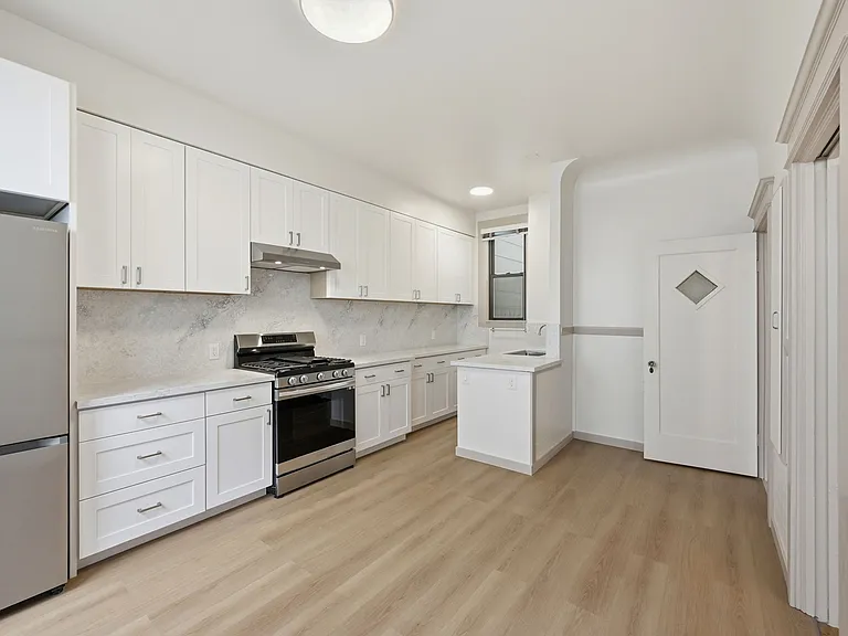 Spacious kitchen, alternate view
