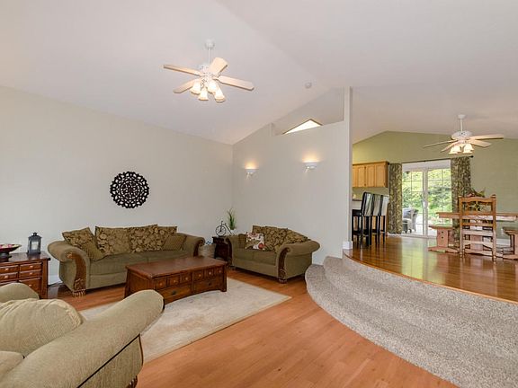 1974 Kinvarra Way-17