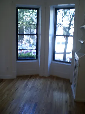 Rented by Maximus Realty Group | media 36