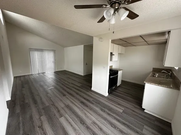 7871 Macdonald Dr #6, Huntington Beach, CA 92647