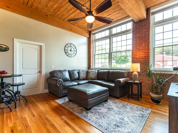 10 Main Street #202, Berlin, CT 06037
