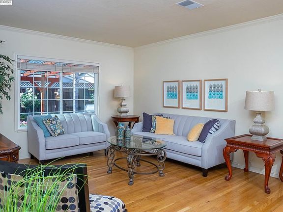 5th image of 3561 Minto Ct