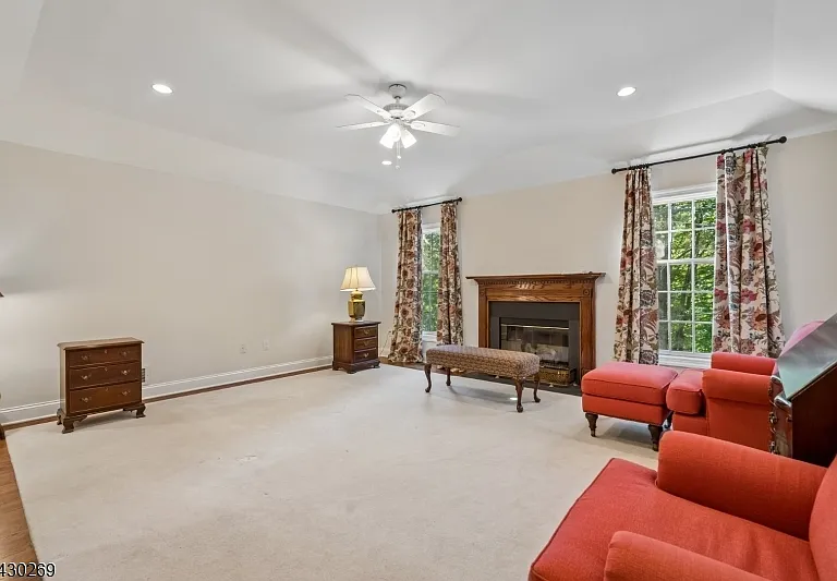 8 Morgan Ct — Photo 12
