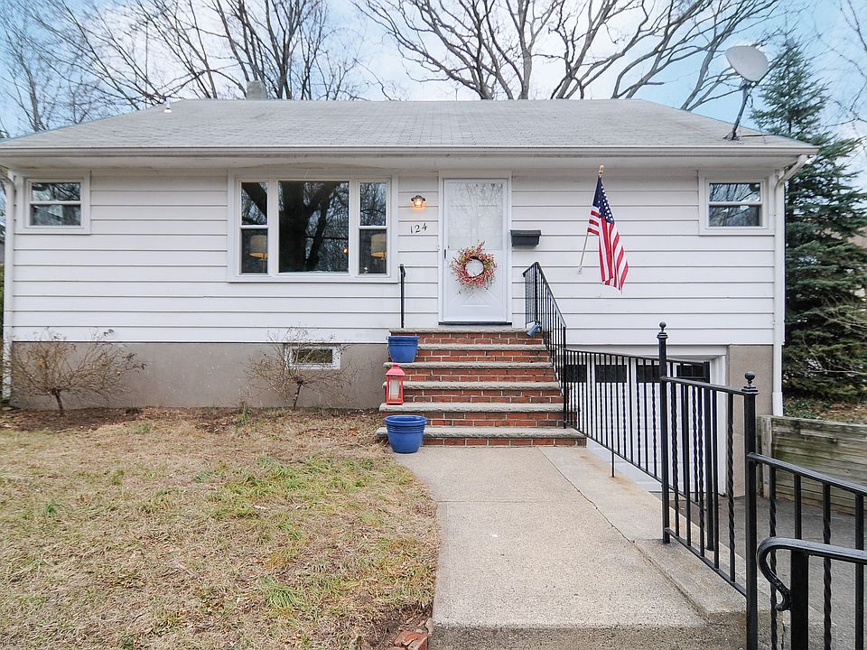 1st image of 124 Paterson Ave