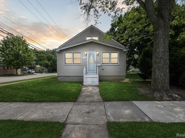 3690 Phillips Ave, Berkley, MI 48072