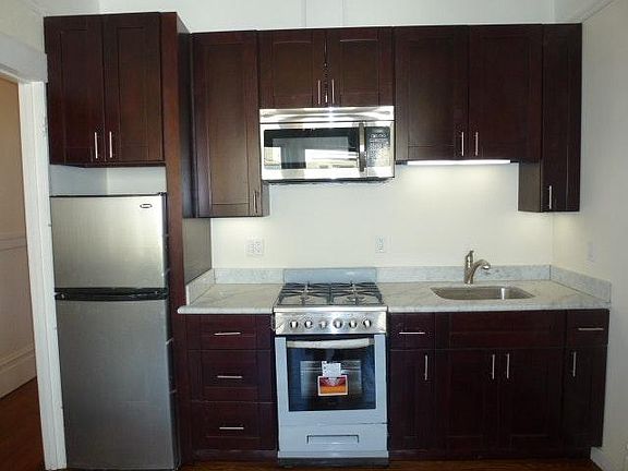 2nd image of 2539 Polk St APT 10