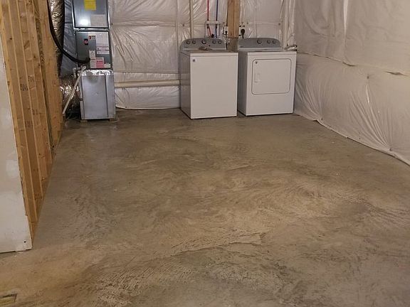 5th image of 443 N Summit Ave