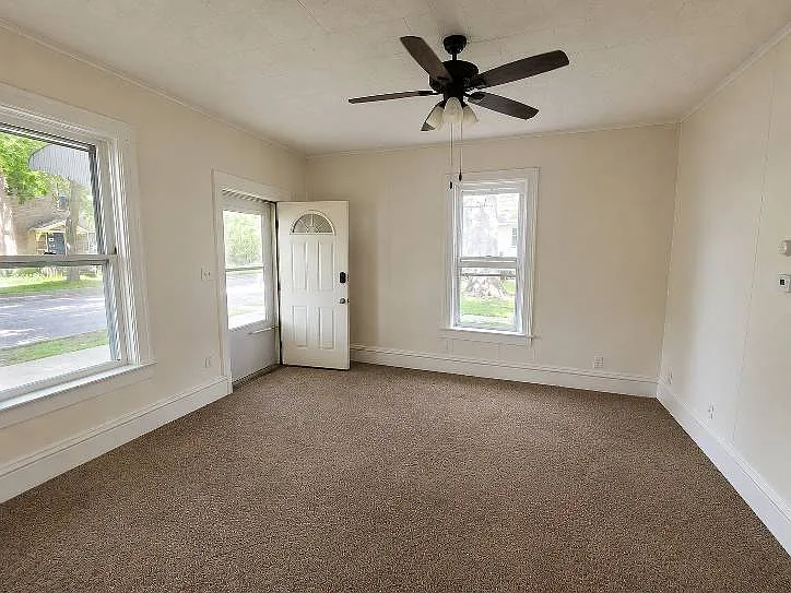 734 Jackson St — Photo 3