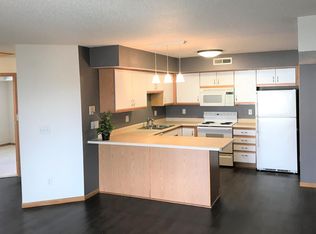 2871 Coral Ct APT 304, Coralville, IA 52241