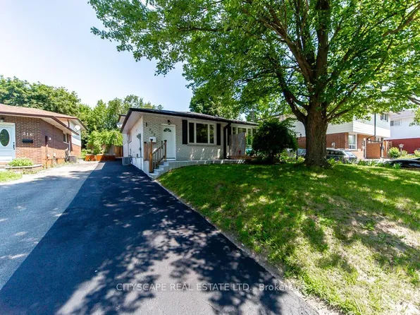 322 Fernwood Ave, Oshawa, ON L1G 2H7