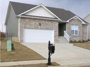 3488 Oak Creek Dr, Clarksville, TN 37040