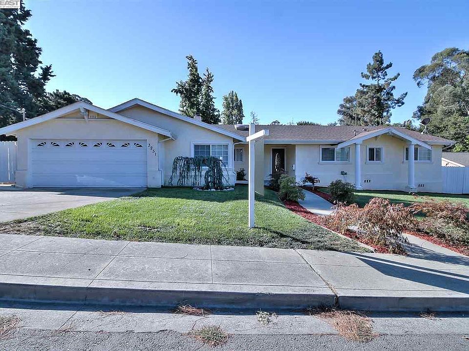1st image of 3251 Bridle Dr