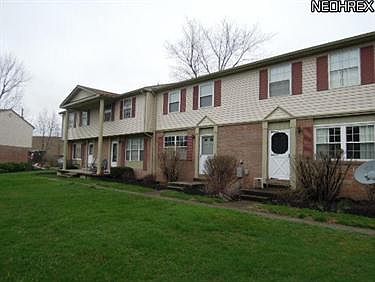 1st image of 167 Surrey Ln #167