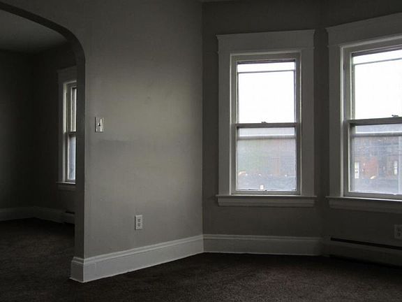 4th image of 4711 Harvard Ave #Up