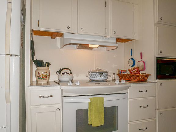 3rd image of 164 NE 35th St