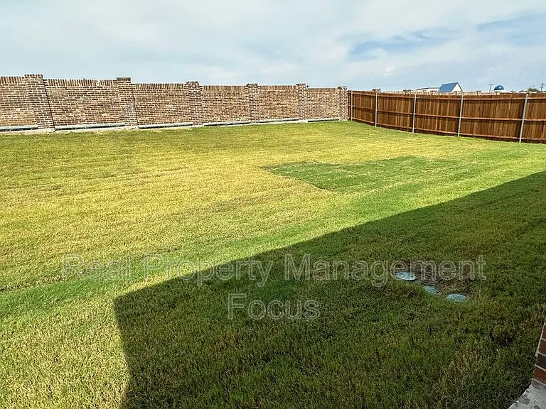 239 Jenkinson Dr — Photo 23
