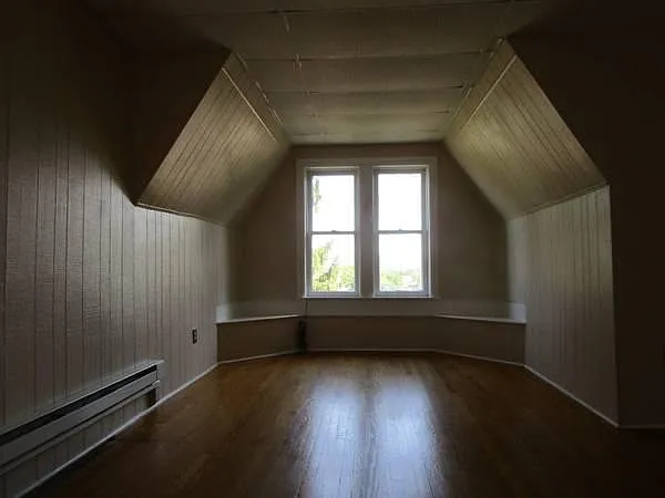 2 bed, 1100 sqft, $1,350 — Photo 2