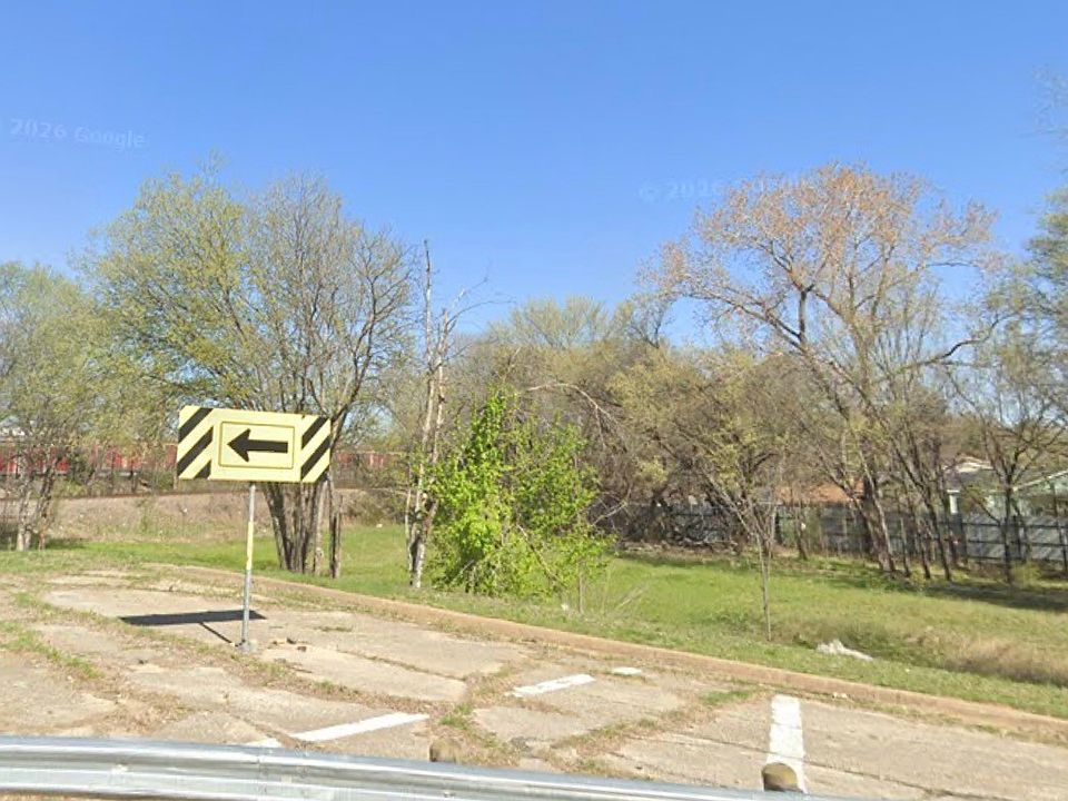 2nd image of 2216 SW Loop 820