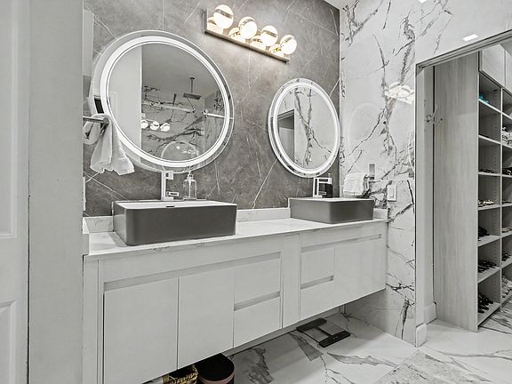 3rd image of 2937 CASCADA ISLES Way