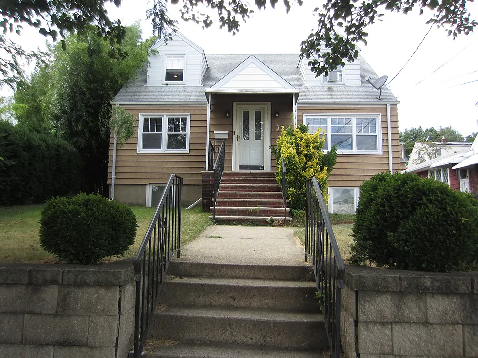 377 Westminster Pl #2