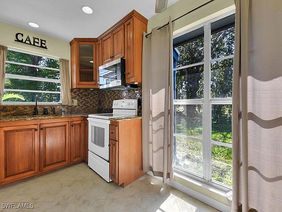 5th image of 10437 New Bedford Ct