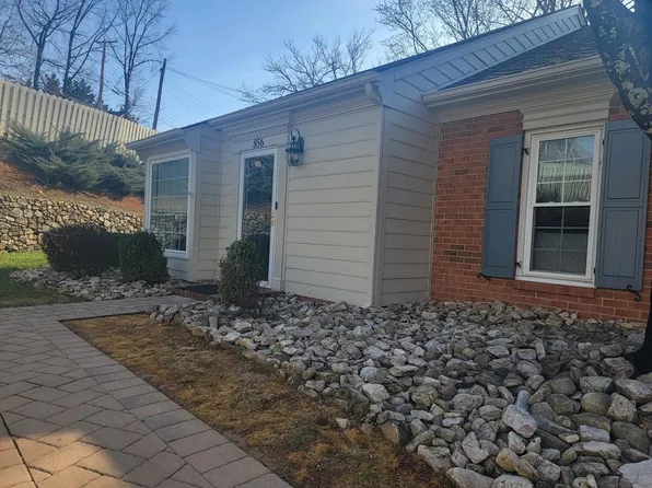 856 Stonegate Ct, Salem, VA 24153