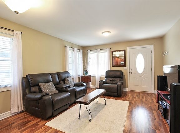 2nd image of 451 Burton Ave