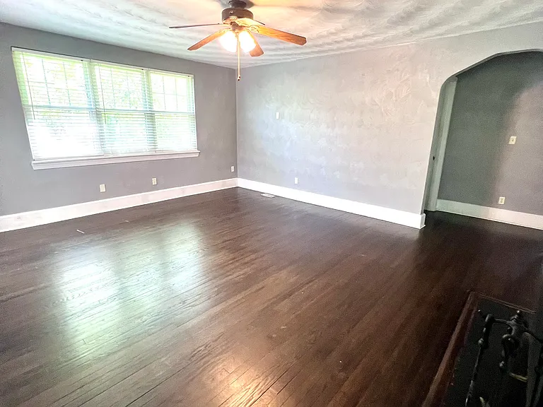 210 Pennsylvania Ave #1 — Photo 6