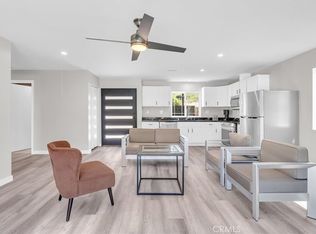 22237 Tiara St, Woodland Hills, CA 91367