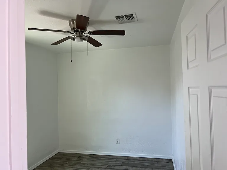 822 N 40th Ave #1E — Photo 7