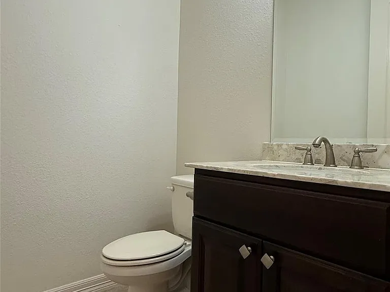 4802 Fairford — Photo 35
