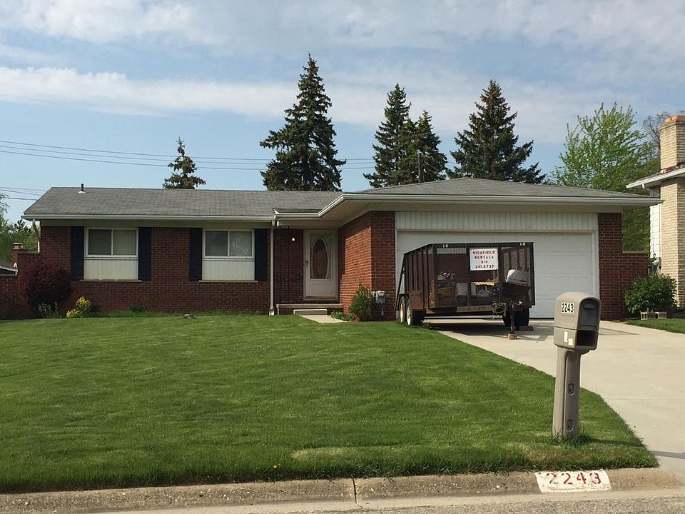 1st image of 2243 Rollins St