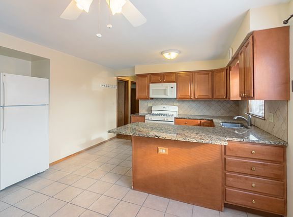 4th image of 2914 N 74th Ave #2