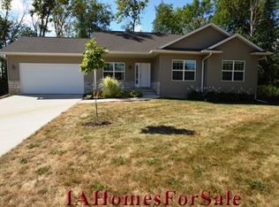 2708 Handley Dr SW, Cedar Rapids, IA 52404