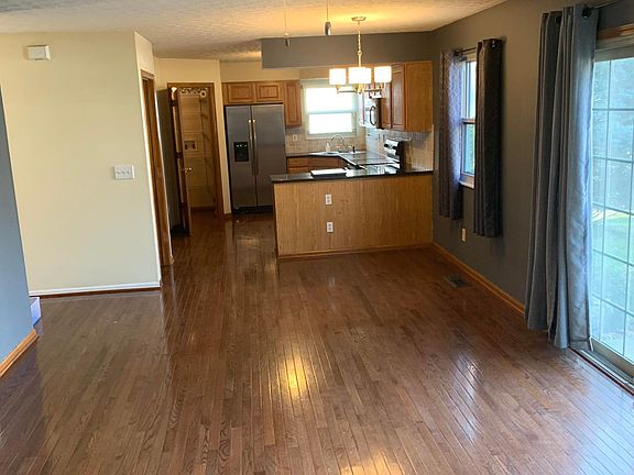 4th image of 6136 Silverglade Dr