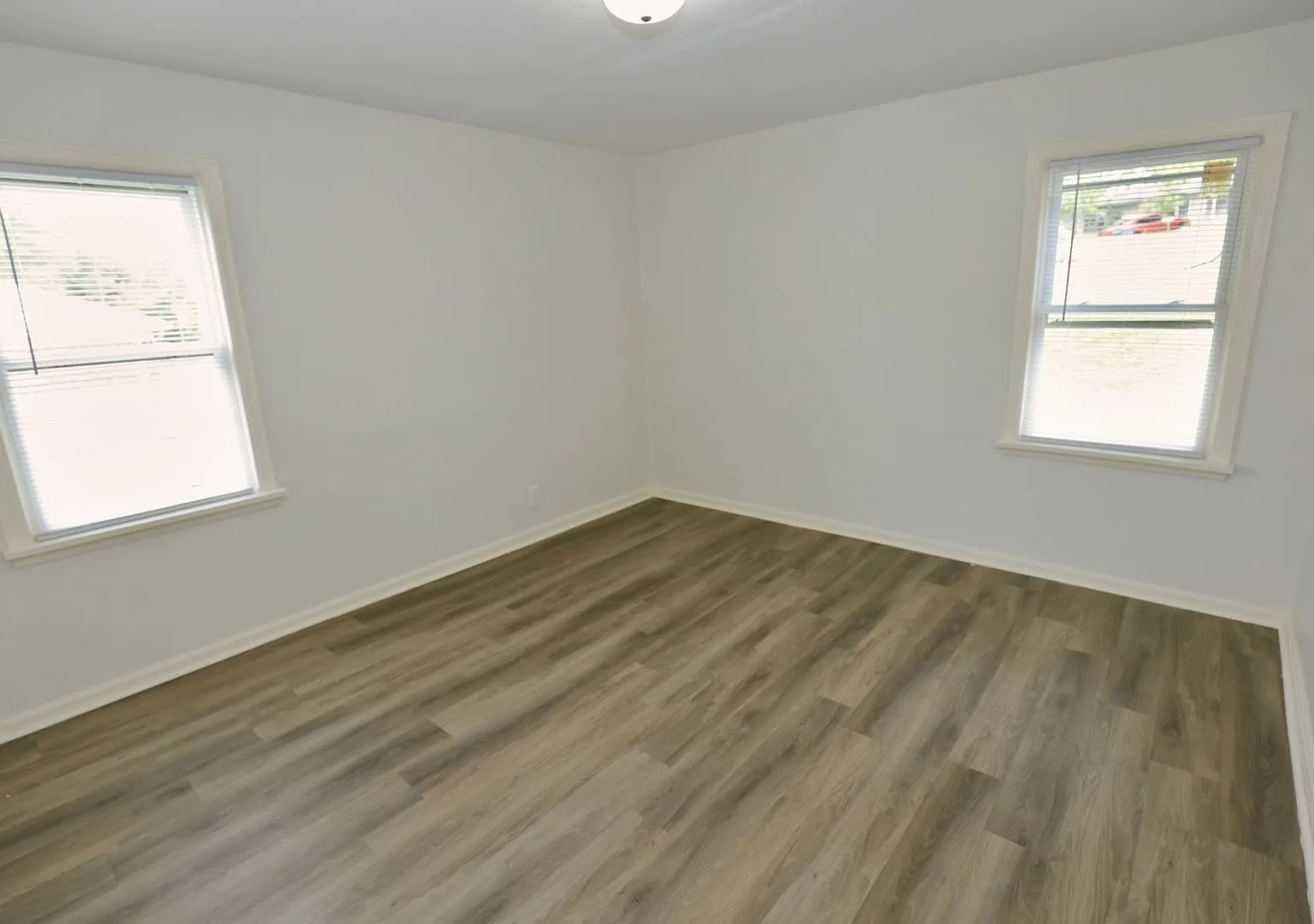 1420 Marguerite Avenue — Photo 4