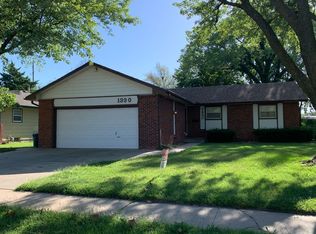 1330 N Dunsworth Ave, Wichita, KS 67212