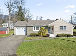 3047 Magnolia St, Endwell, NY 13760