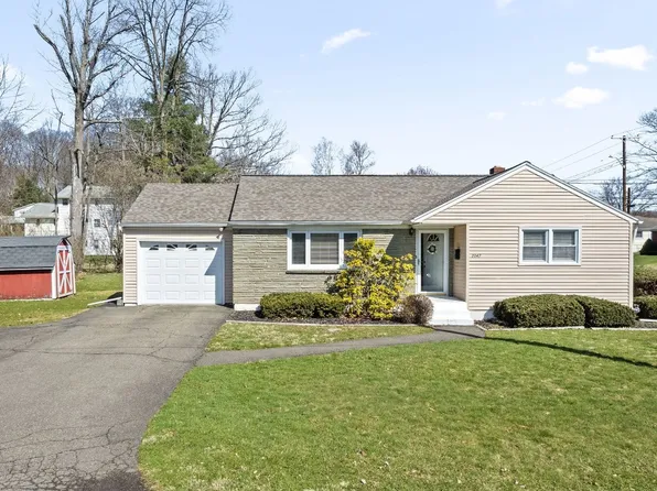 3047 Magnolia St, Endwell, NY 13760