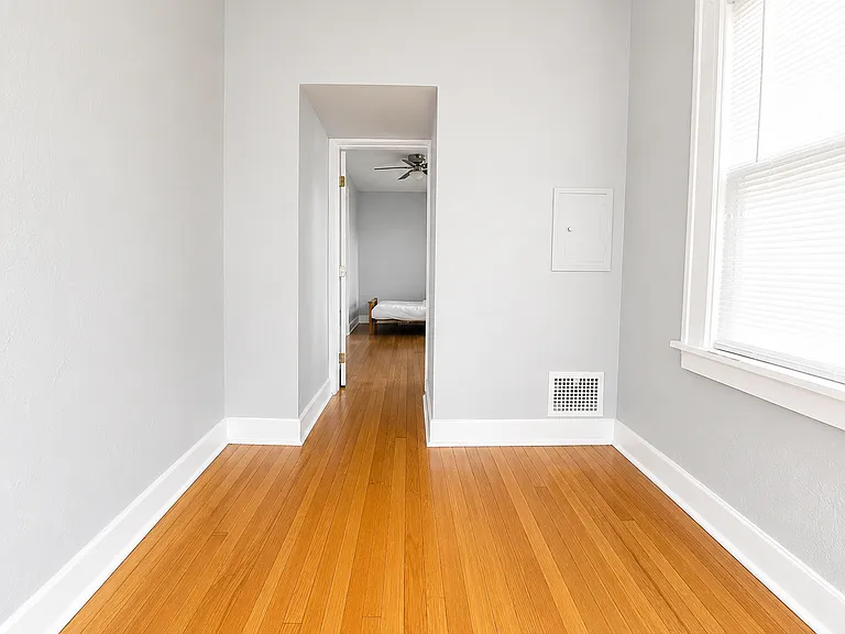 2106 Broadway Ave #1 — Photo 6