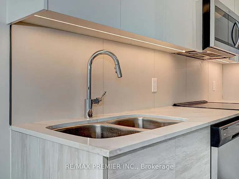 60 Frederick St #402 — Photo 6