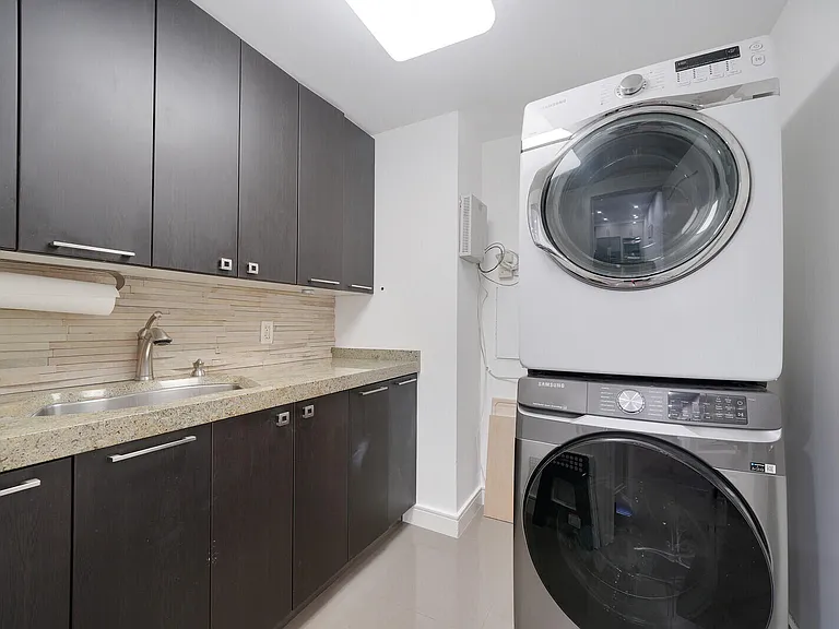 550 SE Mizner Blvd #B209 — Photo 22