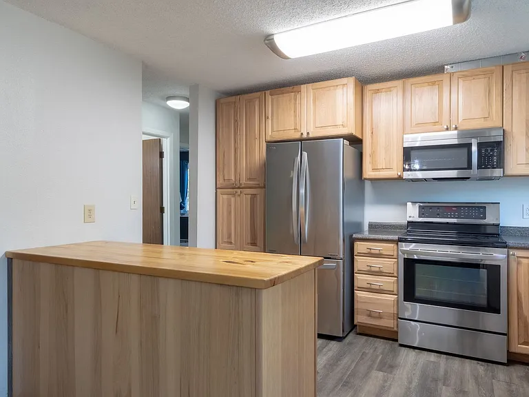 95 Farewell Ave #2 — Photo 2